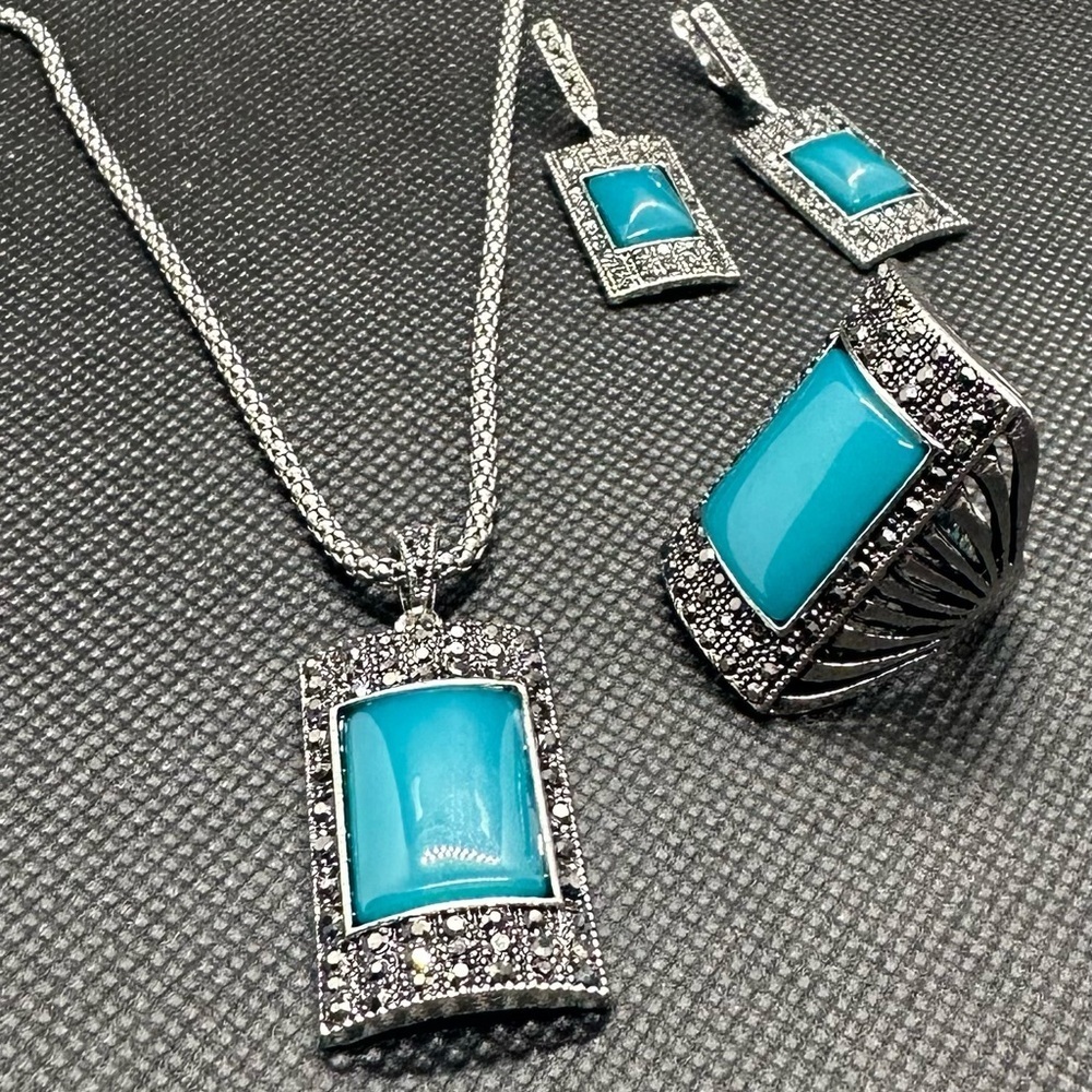 STUNNING Faux Turquoise & Burnished Silver Tone 3-Piece Jewelry Set